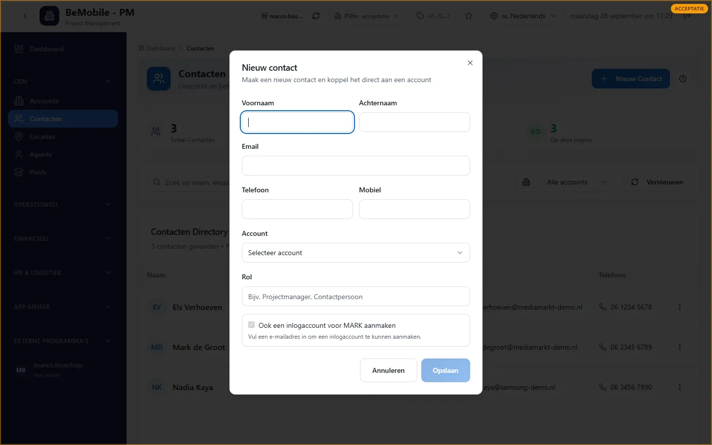 Het dialoogvenster Nieuw contact met naam, e-mail, telefoon, mobiel, account, rol en het vinkje voor een inlogaccount