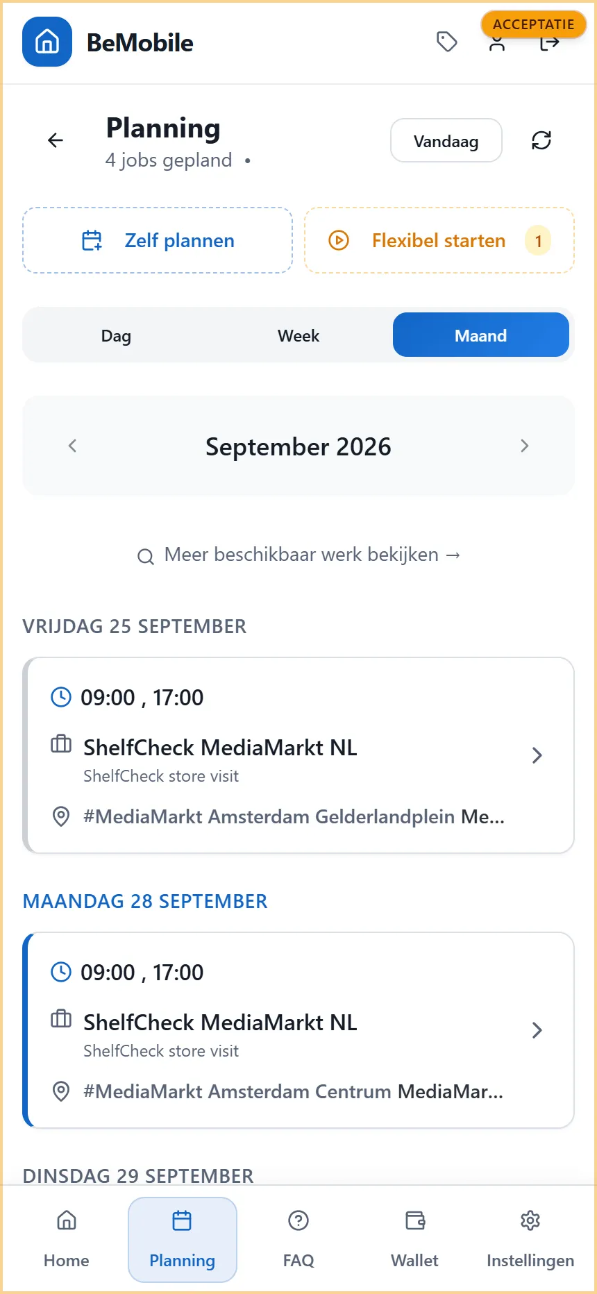 De maandweergave van de planning in de app met per dag een kaart per job