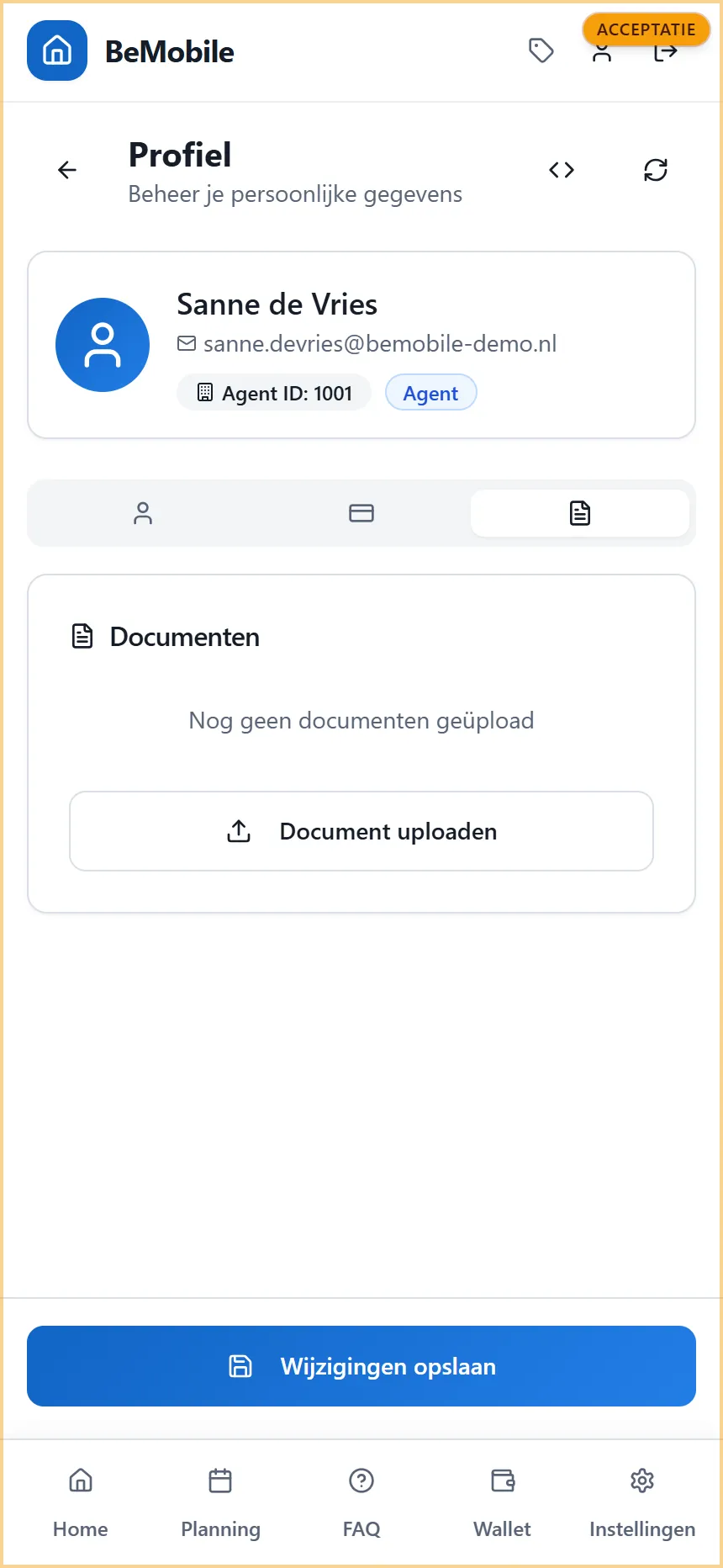 De tab Documenten in het profiel met de knop Document uploaden